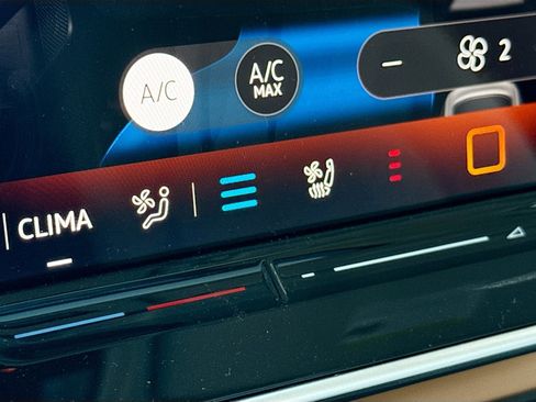 Used 2025 Volkswagen ID. Buzz 1st Edition image 21