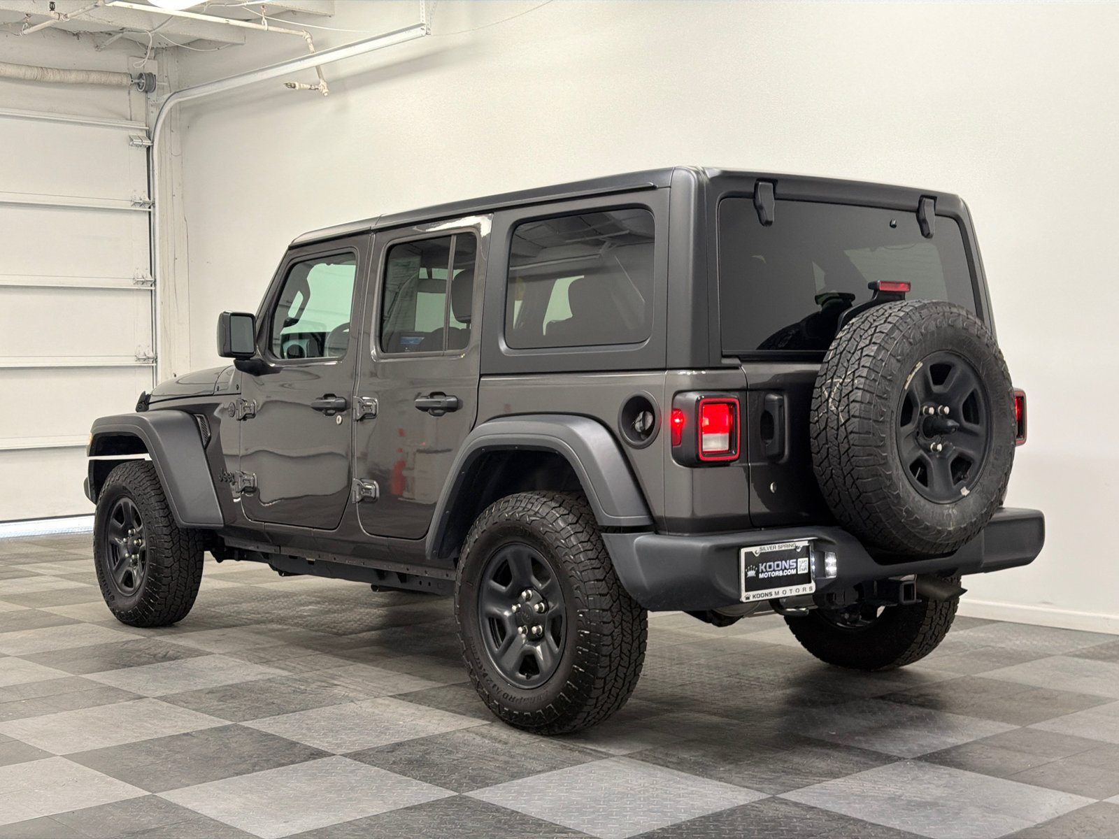 Used 2024 Jeep Wrangler Unlimited Sport AWD/4WD image 6