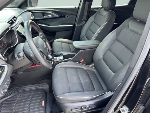 Used 2023 Chevrolet TrailBlazer RS w/ Convenience Package FWD image 17