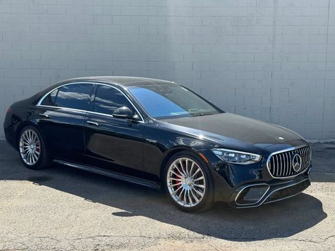 Used 2024 Mercedes-Benz S 63 AMG S w/ Carbon Fiber Exterior Package image 15