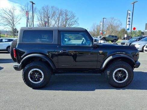 Used 2022 Ford Bronco Badlands image 3