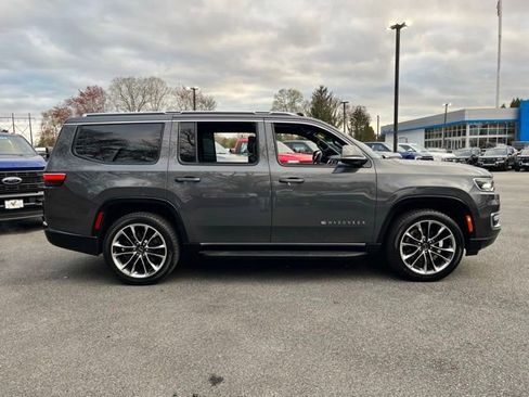 Used 2022 Jeep Wagoneer Series II w/ Premium Group I AWD/4WD image 5