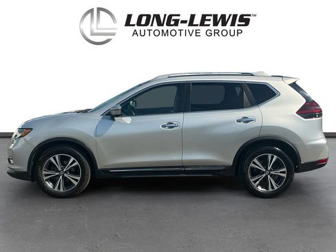 Used 2018 Nissan Rogue SL FWD image 2