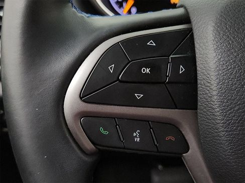 Used 2019 Jeep Grand Cherokee Laredo image 27