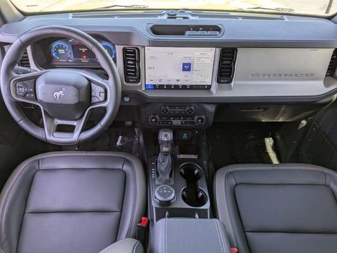 Used 2025 Ford Bronco Outer Banks AWD/4WD image 16