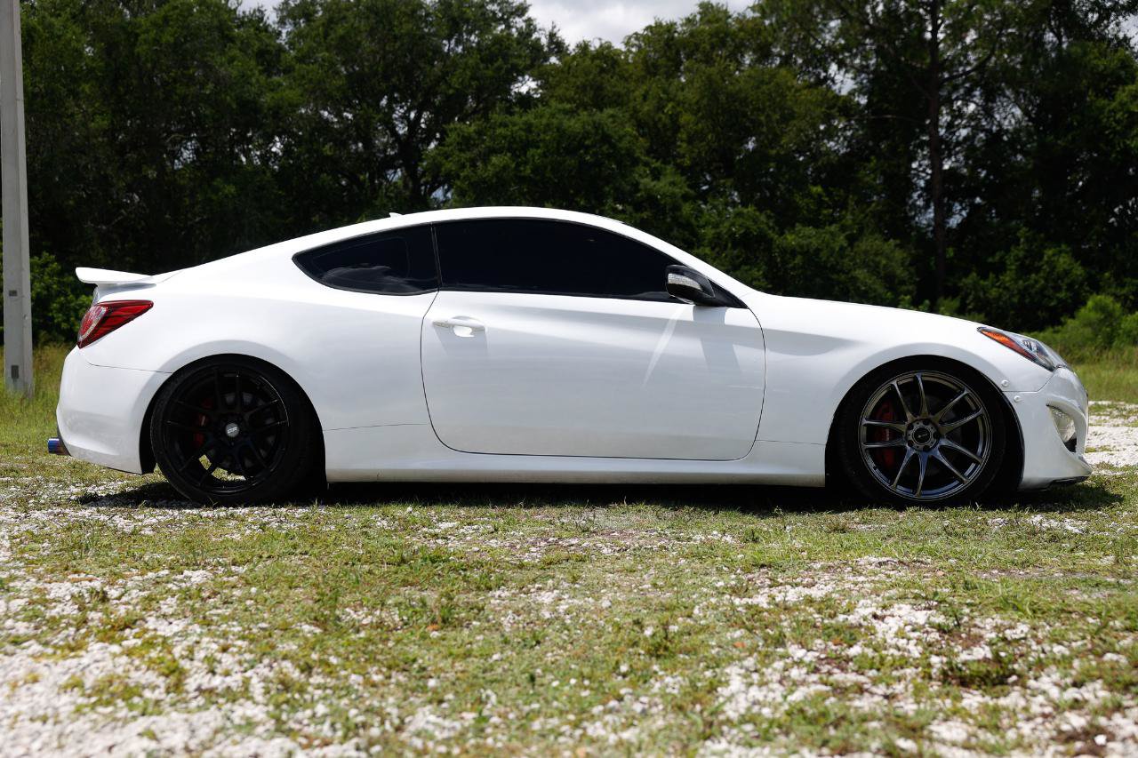 Used 2013 Hyundai Genesis 3.8 RWD image 13