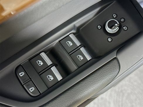 Certified 2023 Audi Q5 2.0T Premium image 18