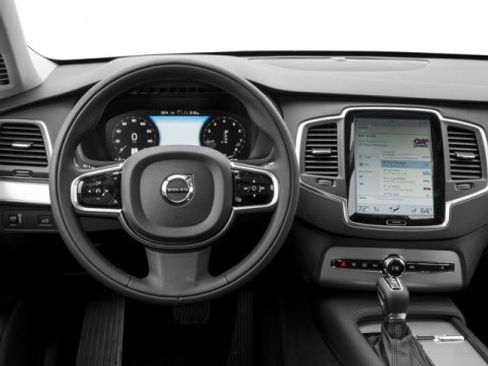 Used 2018 Volvo XC90 T6 Momentum w/ Convenience Package image 10