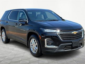 Used 2022 Chevrolet Traverse LS image 1