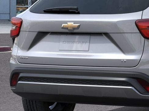 New 2026 Chevrolet Trax LT w/ Driver Confidence Package FWD image 15