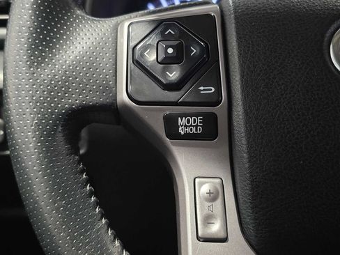 Used 2015 Toyota 4Runner SR5 AWD/4WD image 30