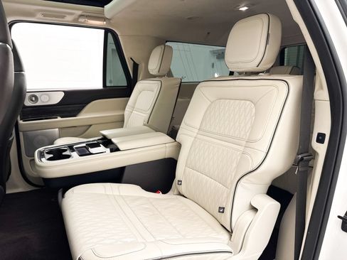 Used 2022 Lincoln Navigator L Black Label AWD/4WD image 31