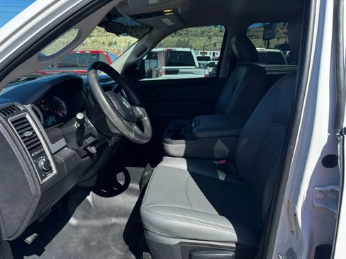 Used 2018 RAM 2500 Tradesman w/ Chrome Appearance Group AWD/4WD image 12