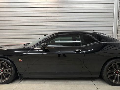 Used 2021 Dodge Challenger R/T Scat Pack RWD image 9
