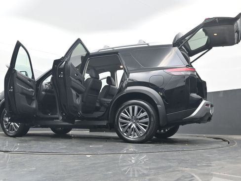 Used 2025 Nissan Pathfinder SL w/ SL Premium Package image 40