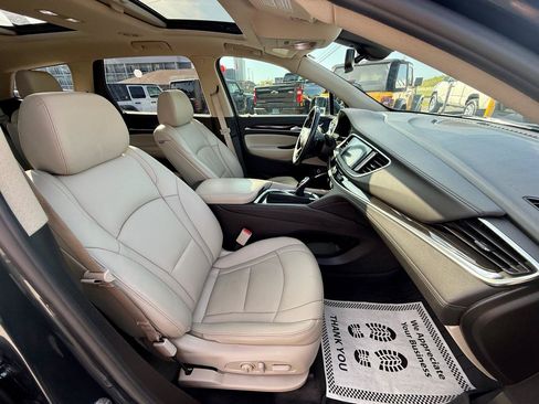 Used 2019 Buick Enclave Premium w/ Experience Buick Package FWD image 16