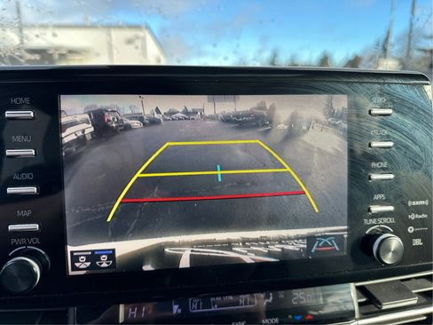 Used 2021 Toyota Sienna XLE image 28