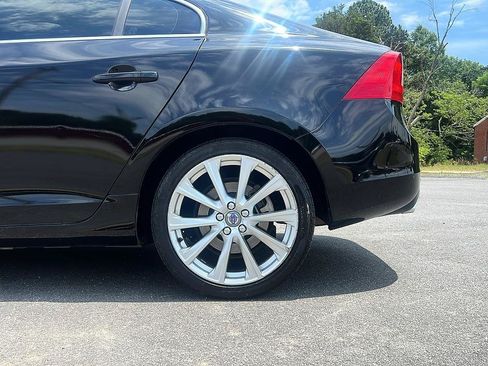 Used 2016 Volvo S60 T5 Inscription Platinum FWD image 22