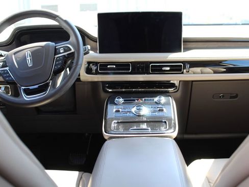 Used 2022 Lincoln Nautilus Reserve FWD image 8