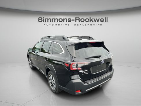 Used 2024 Subaru Outback Premium AWD/4WD image 3