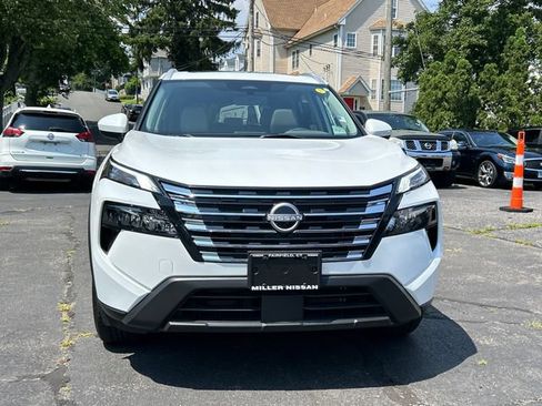 Certified 2024 Nissan Rogue SV w/ SV Premium Package AWD/4WD image 6