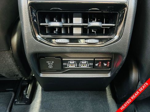 Used 2024 Jeep Grand Cherokee Limited w/ Luxury Tech Group II AWD/4WD image 8