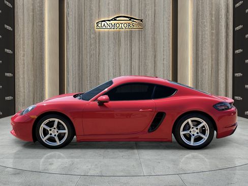 Used 2019 Porsche 718 Cayman RWD image 4