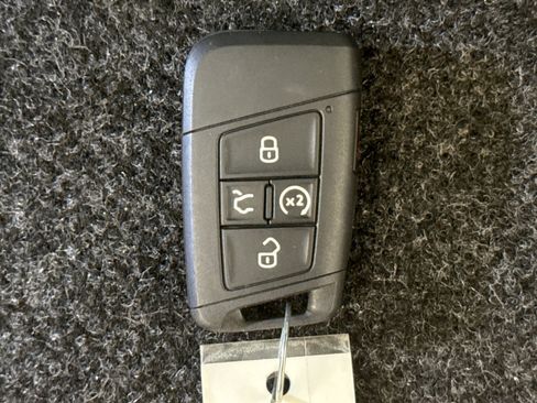 Used 2022 Volkswagen Tiguan SE image 23