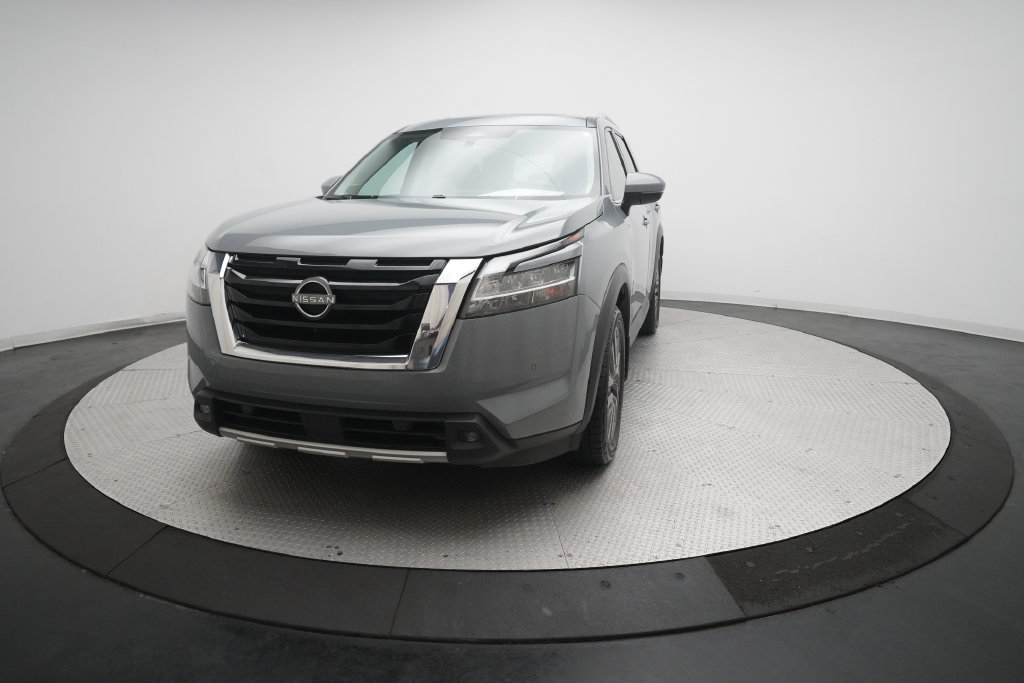 Used 2022 Nissan Pathfinder SL AWD/4WD image 12