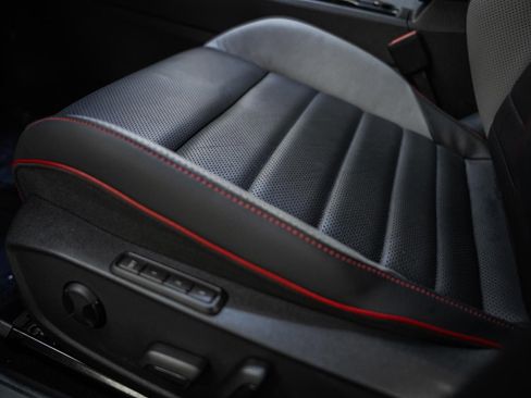 Used 2024 Volkswagen GTI Autobahn image 38