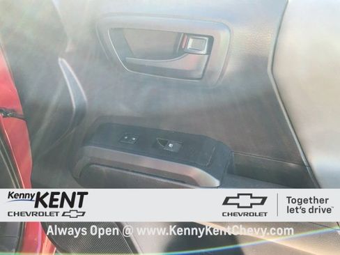 Used 2019 Toyota Tacoma SR w/ SX Package image 18