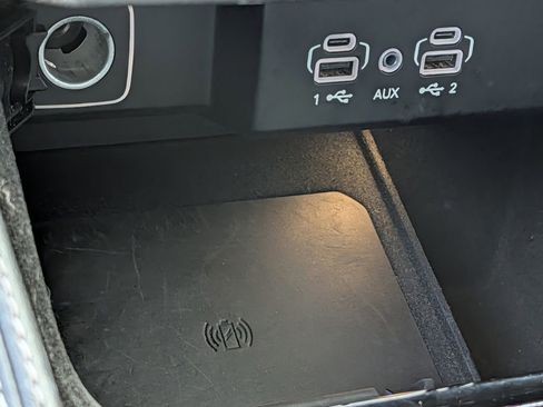 Used 2024 Jeep Wagoneer L Series II image 17