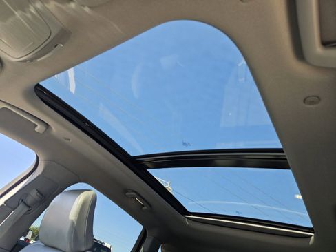 Used 2022 Lincoln Nautilus Reserve w/ Luxury Package image 13