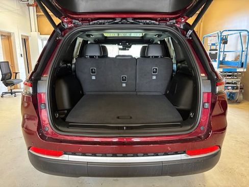 New 2026 Jeep Grand Cherokee Limited w/ Trailer Tow Package AWD/4WD image 18