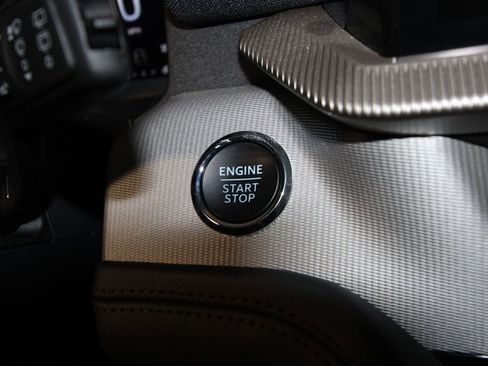 Used 2025 Ford Explorer Active image 14