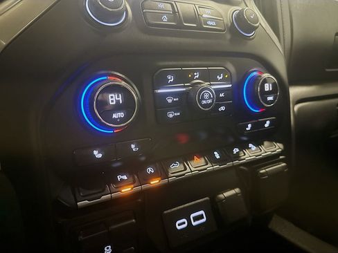 Used 2019 Chevrolet Silverado 1500 LT Trail Boss image 18