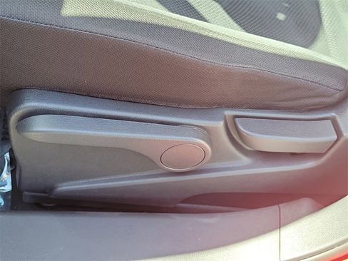 Used 2015 Nissan Rogue S w/ Convenience Package image 20