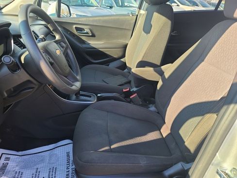 Used 2022 Chevrolet Trax LS w/ Tint and Cruise Package image 7