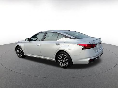 Used 2026 Nissan Altima 2.5 SV FWD image 8