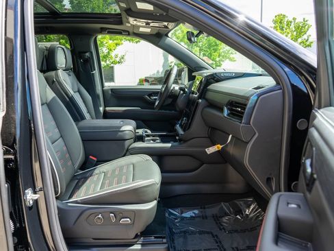 New 2026 GMC Yukon XL AT4 Ultimate AWD/4WD image 10