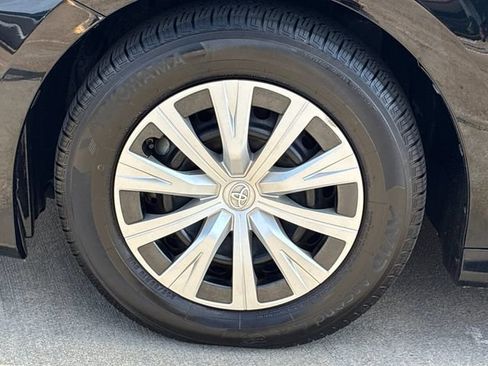 Used 2022 Toyota Camry LE FWD image 29
