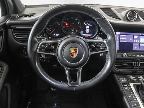 Used 2021 Porsche Macan image 24
