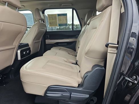 Used 2024 Ford Expedition Max Limited image 19