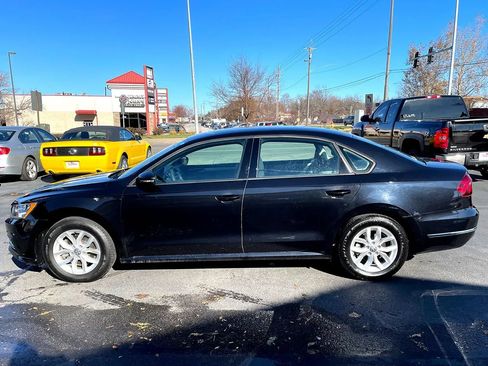Used 2018 Volkswagen Passat 2.0T S FWD image 2