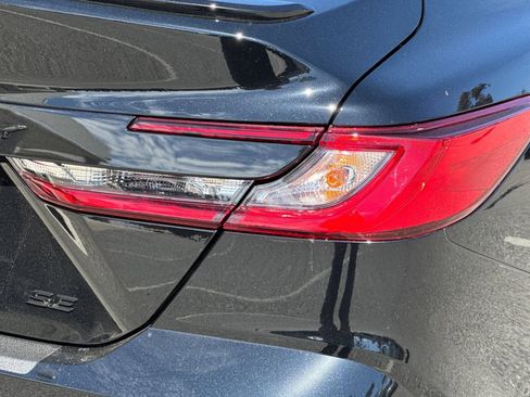 Used 2026 Toyota Camry Hybrid FWD image 26