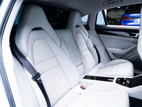 Used 2018 Porsche Panamera 4S AWD/4WD image 26