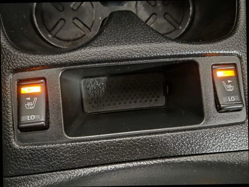 Used 2017 Nissan Rogue SV image 25