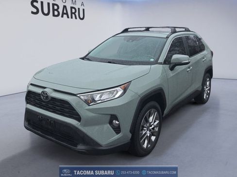 Used 2020 Toyota RAV4 XLE Premium image 1