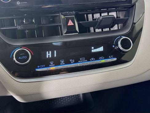 Used 2022 Toyota Corolla LE FWD image 18