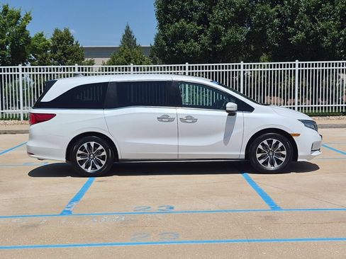 Certified 2024 Honda Odyssey EX-L image 5